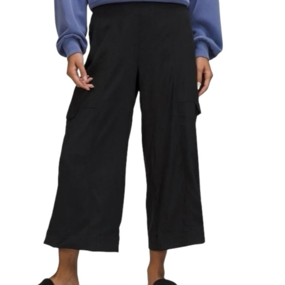 Lululemon Metropolis Maven Cropped Wide Leg Pants. - Picture 2 of 16